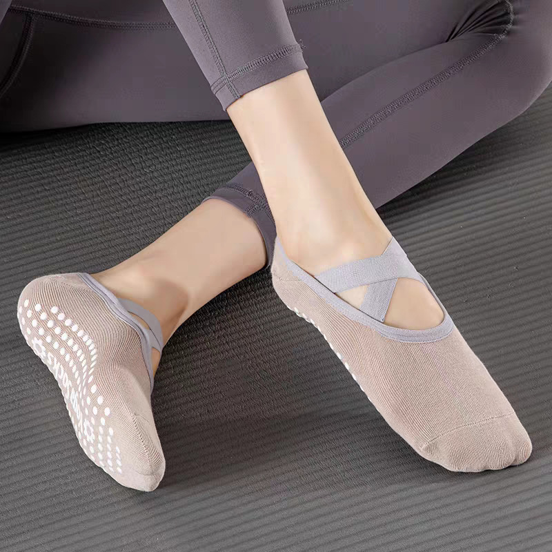 전문 여성 요가 양말 실리콘 미끄럼 방지 발레 필라테스 - Yoga & Fitness Classes By Niharika Zirakpur Reviews 리뷰 및 가격